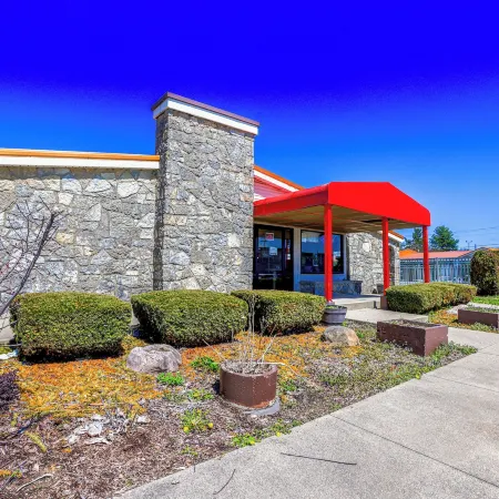 Cozy Garden Inn by OYO Hwy 40 Richmond