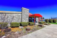 Cozy Garden Inn by OYO Hwy 40 Richmond - Parkplatz