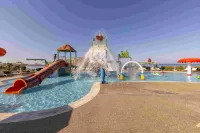 Kapetanios Aqua Resort - Family