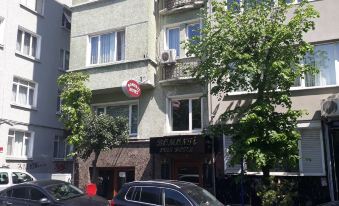 Evin Suit Hotel