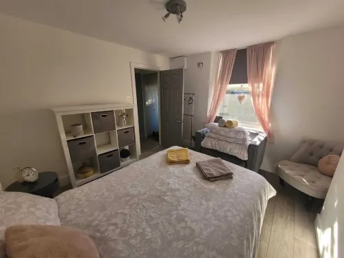 Entire Apartment with Sun Filled Private Garden Hotels in Broadstairs and St Peters