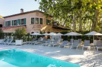 Hôtel et Restaurant la Bastide Bourrelly - Mathias Dandine - Swimmingpools