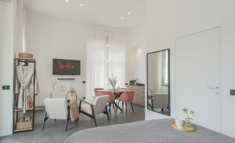 Piccola Como Lotus by Rent All Como