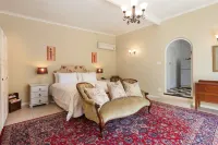 Medindi Manor Hotels in Rondebosch