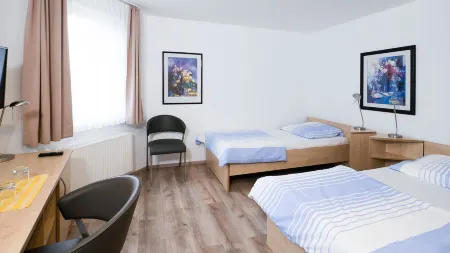 Brenzhotel Heidenheim Отели в г. Гинген-на-Бренце