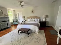 Rose Hill Inn Hotels in Versailles
