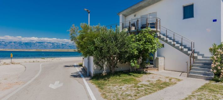Apartments Palaic Hotels in Vir