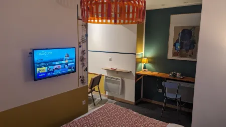 Aux Écuries des Pres Отели в г. Барбюиз