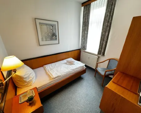 Hotel Zur Eiche メラーネのホテル