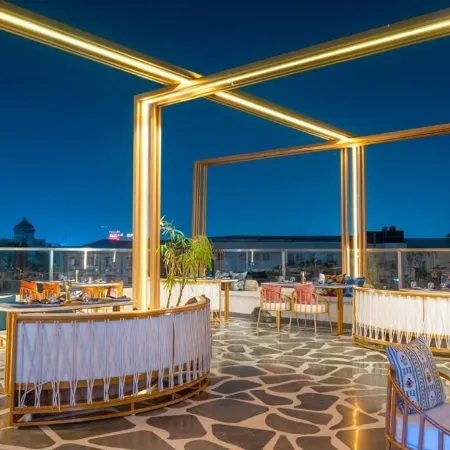 The LIV Hotel Jaipur - A City Center Boutique Hotel & Experiential Hub Отели рядом с достопримечательностью «Лекционный зал Birla Auditorium»