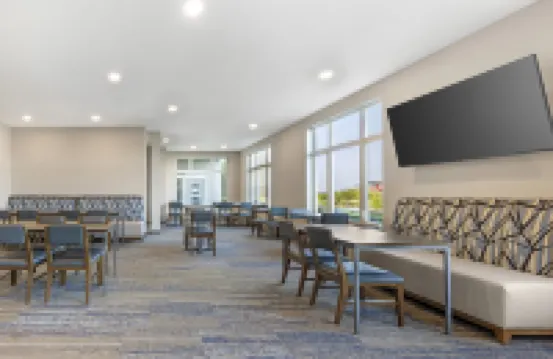 โรงแรมฮอลิเดย์อินน์ เอ็กซ์เพรส แอนด์ สวีทส์ แอสโทเรีย บาย IHG