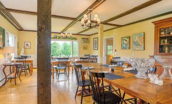 Brass Lantern Inn