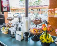 Econo Lodge Hotels in Upper Grand Lagoon