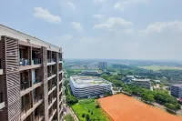 High Floor and Cozy Studio Room at Sky House BSD Apartment - Bungalows