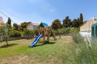 Villa Vjeka Cozy Family Retreat with Heated Pool, Brač Island - Homestays