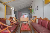 RedDoorz Syariah at Jalan Cilik Riwut Kapuas Hotels in Central Selat