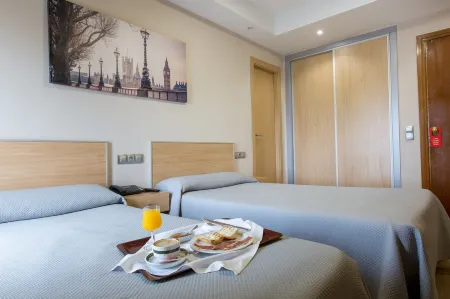 Hotel Olympia Ronda I Отели в г. Альбалат-делс-Тарончерс