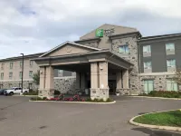 HOLIDAY INN EXPRESS & SUITES THUNDER BAY Hotels in Thunder Bay