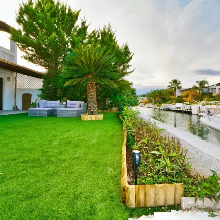 Villasonboard Dock Villa 3 Bed, 3 Bath, Canal, Greek Venice Porto Hydra
