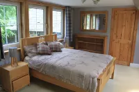 Glenalbyn Cottage Hotels near The Glenturret Distillery