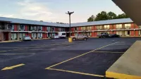 American Inn - parking