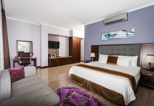 시티 플라자 호텔 & 스위트