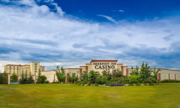 Deerfoot Inn and Casino โรงแรมใน