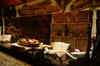 Inverdoorn Game Reserve Lodge - bar