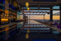 Must Boutique Hotel & Restaurant - bar
