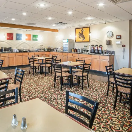 Quality Inn & Suites University