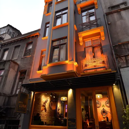Pera Luna Residence