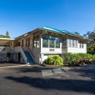 Aloha Junction Bed and Breakfast -Minutes Away from Hawaii Volcanoes National Park