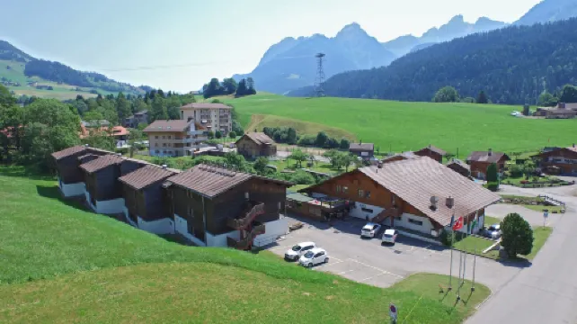 Hôtel Roc & Neige Hôtels à : Riviera-Pays-d'Enhaut