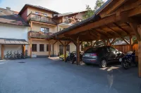 Garten - Hotel Sallerhof Hotels in Anif