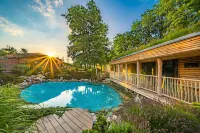 Maximus Resort - Pools