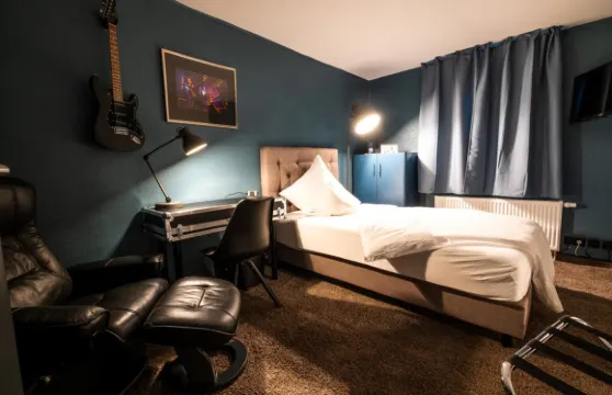 恩格爾酒店及晚餐