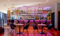 Claregalway Hotel - С баром