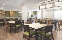 Fairfield by Marriott Inn & Suites Edmond - breakfast