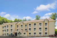 Microtel Inn & Suites by Wyndham Bryson City Hotels in Swain County