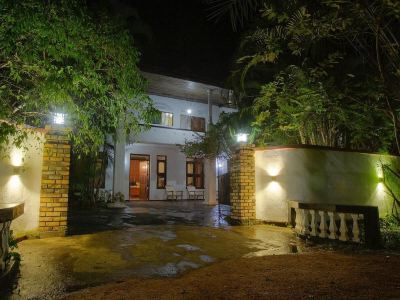 Aura City Hostel