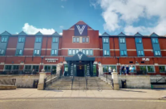 Village Hotel Cardiff Hotel di 