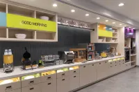Home2 Suites by Hilton Indianapolis Airport - breakfast