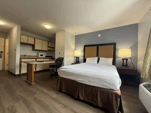 Suburban Studios Brentwood - Nashville Hotels in Brentwood