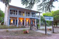 The Crossroads Inn Hotels in Johnson City