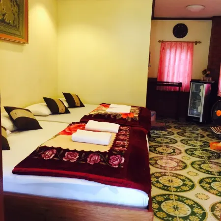 Klong Sai Hills Resort Отели в г. Ванг Нам Кхио