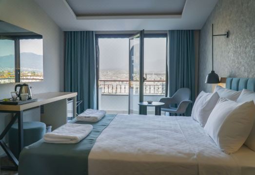 3. 에인절스 파크 ..