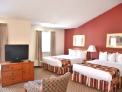 Cresthill Suites Syracuse Hotels in DeWitt