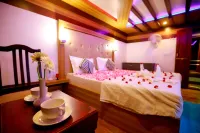 Kerala Luxury House Boat - เรือสำราญ