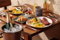 Rancho Caymus Inn - breakfast