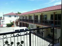 Avondale Motor Inn Hotels near Avondale